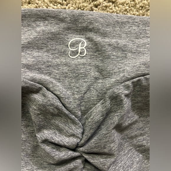 Bombshell Sportswear CONTOUR TOGGLE SHORTS in Cloud - Picture 3 of 6